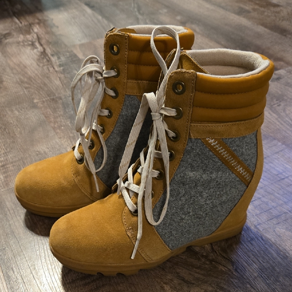 Stylish Tan and Gray Women's Boots